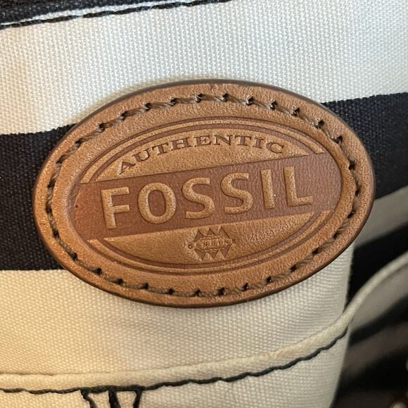 Fossil Sydney Floral Tote - Picture 13 of 15
